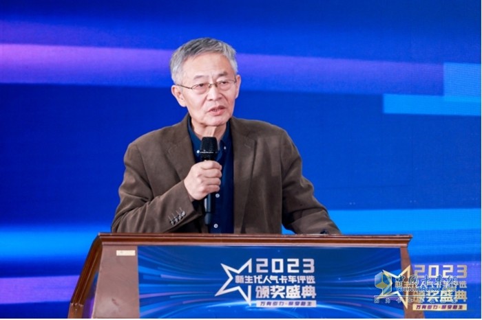 工信部甲醇汽車推廣應用專家指導委員會秘書長、中國汽車工業(yè)協(xié)會標準法規(guī)工作委甲醇汽車標準專業(yè)委員會秘書長魏安力