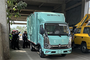 讓出行更安全，奧鈴M卡成為?？凇傲廖残袆?dòng)”教案車