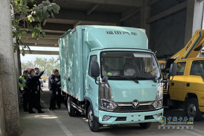 讓出行更安全，奧鈴M卡成為?？凇傲廖残袆?dòng)”教案車