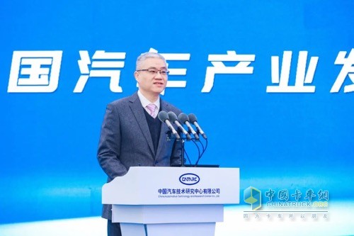 湖北省經(jīng)濟和信息化廳二級巡視員鄭岳嘉