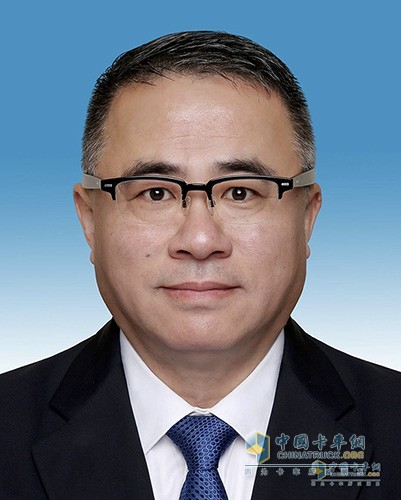 東風(fēng)商用車高層調(diào)整：張小帆接替王瑋出任總經(jīng)理