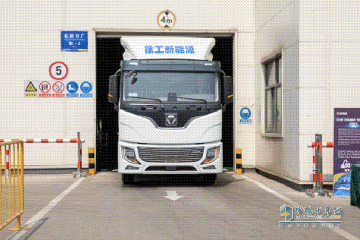 匠心承載 智見(jiàn)未來(lái)！400名國(guó)際客戶相聚徐工汽車(chē)