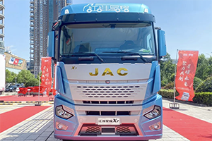 綠通運(yùn)輸黑馬，江淮星耀X7 8×4載貨車請(qǐng)你吃新鮮西瓜