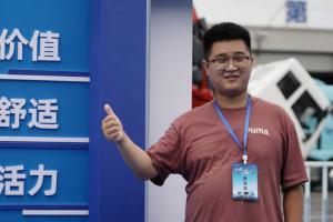 “比我轎車都好”   解放鷹途如何征服了巴瑞？