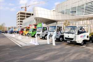 見證濰柴速度 濰柴新能源藍(lán)擎汽車新品全國(guó)上市
