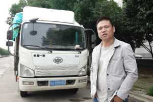一年油費(fèi)能省8千！鄧大慶：買車我就認(rèn)準(zhǔn)解放輕卡