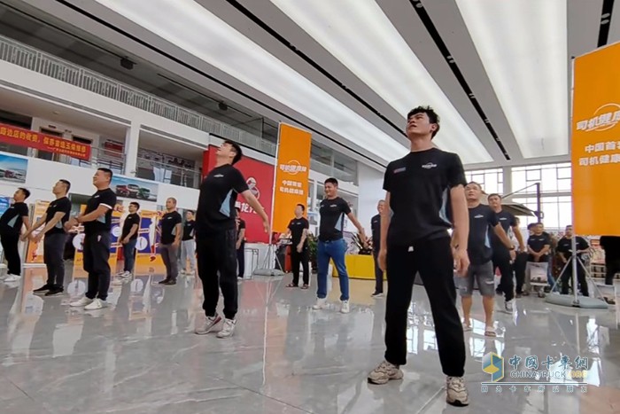 乘龍一直秉承著“以用戶為中心”的理念，在幫助卡友高效致富的同時，乘龍更希望卡友擁有一個健康的好身體。
