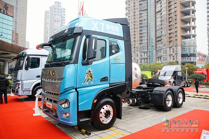 江淮重卡牽引車天團(tuán)，耀世登場！
