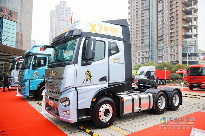 江淮重卡牽引車天團(tuán)，耀世登場！