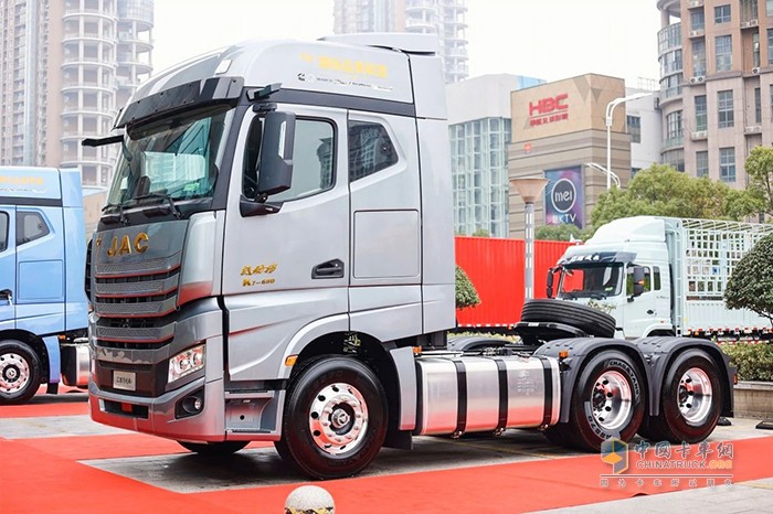 江淮重卡牽引車天團(tuán)，耀世登場！