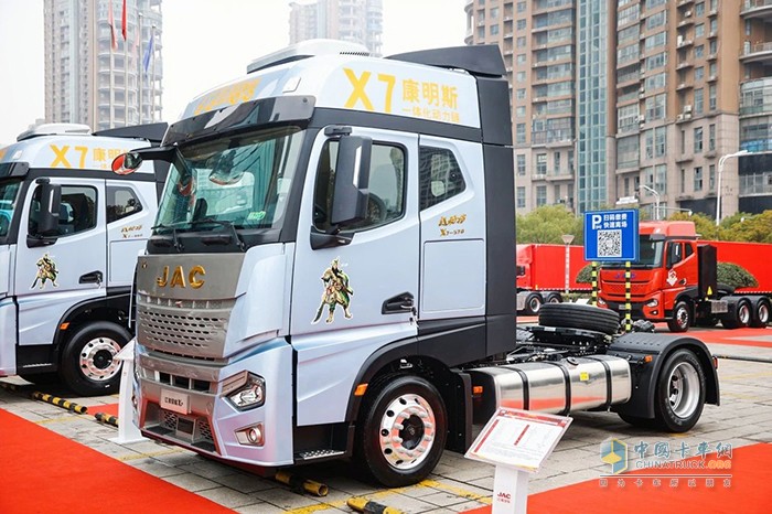 江淮重卡牽引車天團(tuán)，耀世登場！