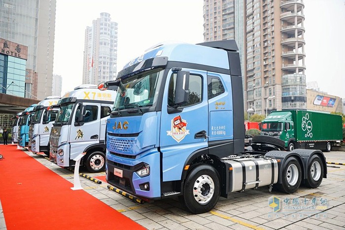 江淮重卡牽引車天團(tuán)，耀世登場！