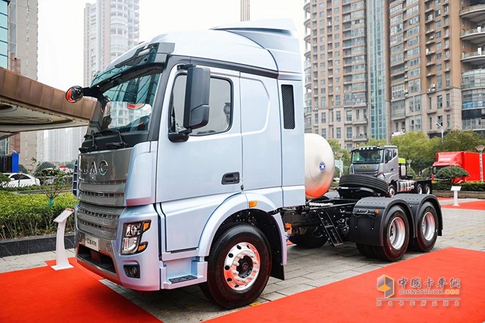 江淮重卡牽引車天團(tuán)，耀世登場！