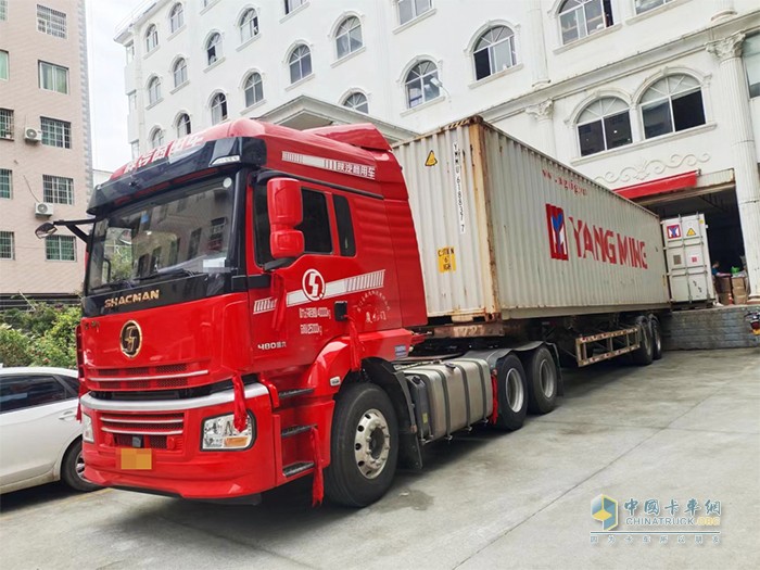 陜汽德御Q300牽引車，會省又會賺！