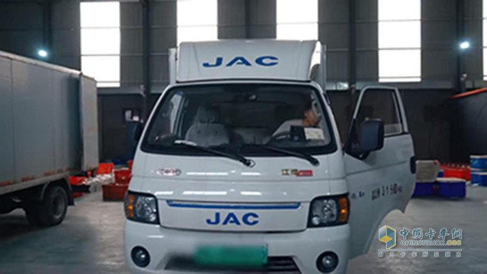如何實現(xiàn)年終創(chuàng)富小目標(biāo)？江淮1卡愷達(dá)42度純電小卡是“超能”伙伴