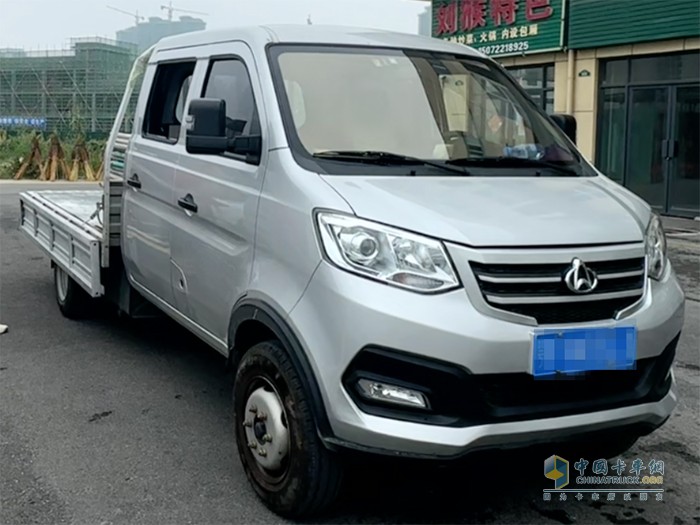 5年行駛50萬(wàn)公里，劉師傅：“長(zhǎng)安跨越王X3太抗造！”
