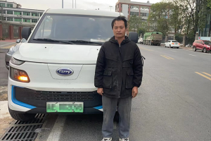 身披朝霞與夜幕，開瑞海豚車主王永祥用奮斗裝點(diǎn)幸福人生