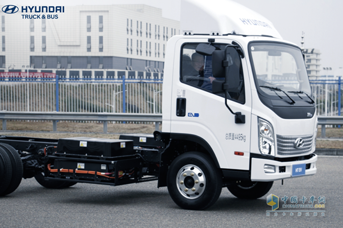 全球戰(zhàn)略升級(jí) 現(xiàn)代商用車海外代表團(tuán)走訪資陽(yáng)工廠