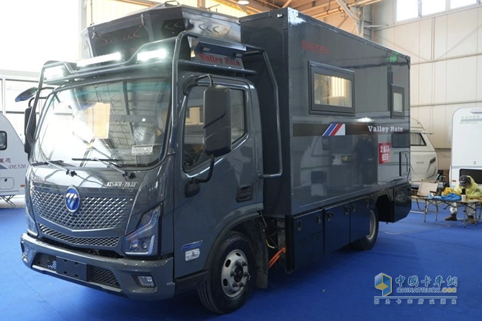 搭載歐康F2.5的歐馬可智藍房車