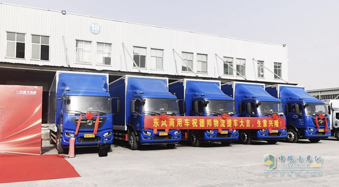 雙喜臨門，搭載東風(fēng)康明斯發(fā)動(dòng)機(jī)車輛又雙叒叕交付客戶