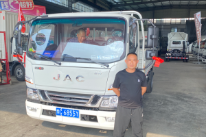 洛陽(yáng)欒川王老板：一次選擇江淮1卡駿鈴是熱愛(ài)，再次選擇是信賴