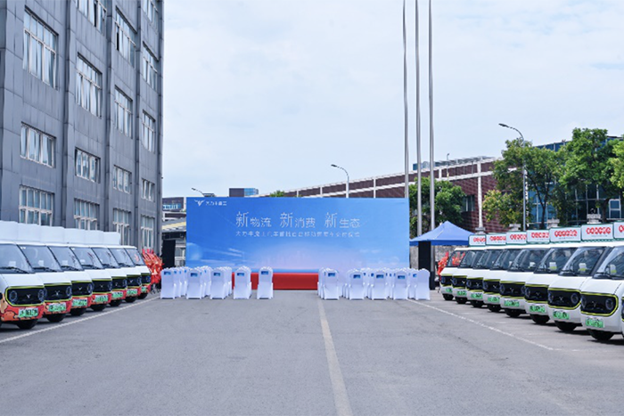 大力牛魔王汽車引領(lǐng)移動新零售萬億級賽道，首批移動售賣車交付運營！