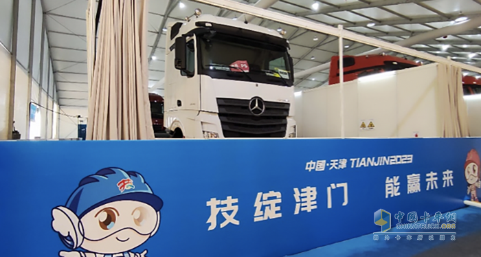 促進(jìn)職教發(fā)展 培育能工巧匠 梅賽德斯-奔馳卡車助力職業(yè)技術(shù)人才培養(yǎng)
