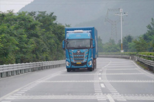 全程2903km 百公里氣耗29.9kg 歐曼自動擋燃氣車云巔穿越之旅盡顯運輸贏實力