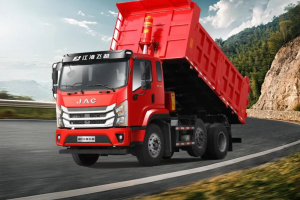 城建新動力，創(chuàng)富新選江淮飛越6×2R自卸車