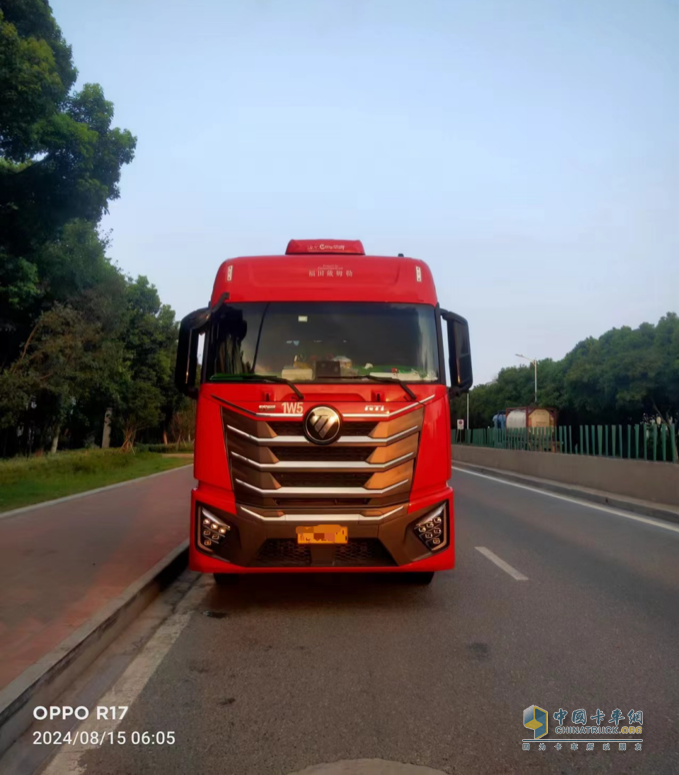 百公里22.5L！老司機黃師傅：港口運輸就選歐曼星翼 高效更帶勁、節(jié)油更能賺