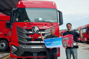 百公里22.5L！老司機(jī)黃師傅：港口運(yùn)輸就選歐曼星翼 高效更帶勁、節(jié)油更能賺
