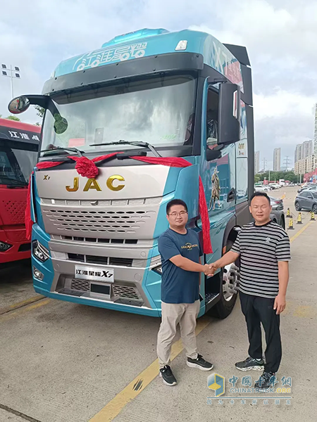 聚焦交車盛事，江淮重卡賦能物流新動力！