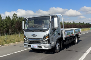 超長(zhǎng)續(xù)航846.1km！領(lǐng)航大G CNG輕卡草原天路挑戰(zhàn)極限   