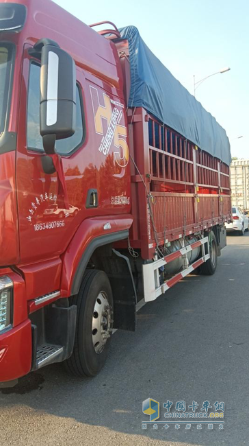 乘龍H5創(chuàng)富版綠通房車：動(dòng)力強(qiáng)勁油耗低?細(xì)節(jié)貼心助創(chuàng)富