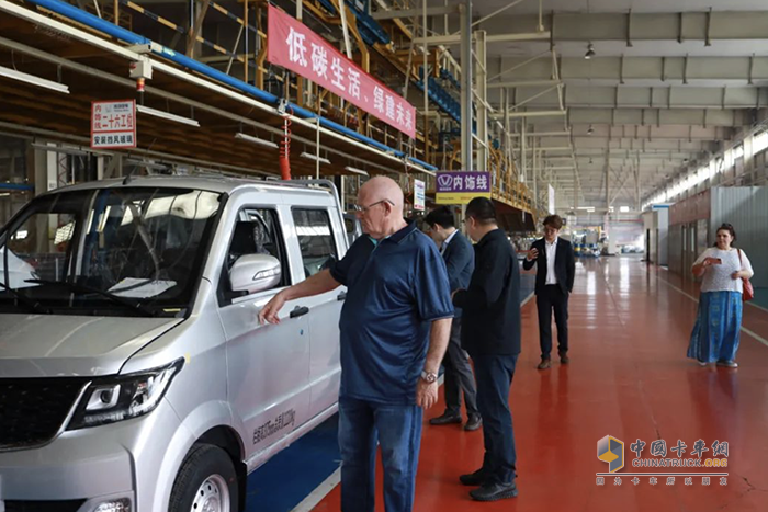 成功汽車迎來南非與泰國客戶參觀，開啟國際合作新篇章