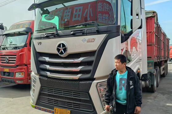 換購(gòu)V9燃?xì)廛?chē)后，這位大運(yùn)重卡用戶(hù)為何能月入超4萬(wàn)元？