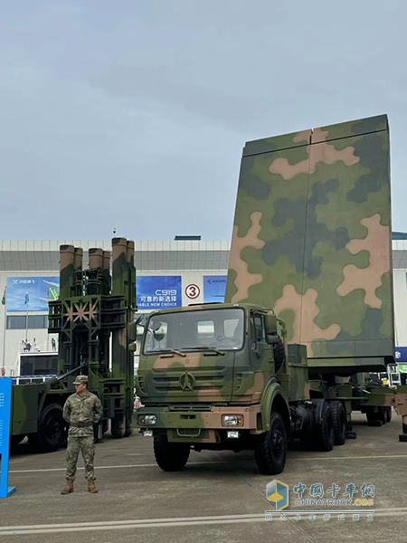 北奔重汽多型裝備底盤亮相第十五屆中國國際航空航天博覽會