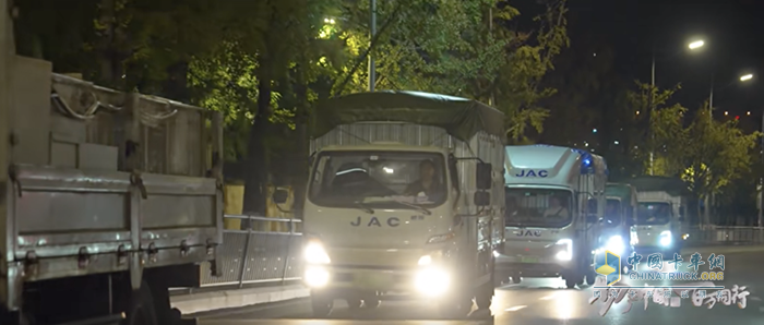 1號伙伴張勇攜江淮1卡，率車隊闖出一條現(xiàn)代水產(chǎn)養(yǎng)殖致富路