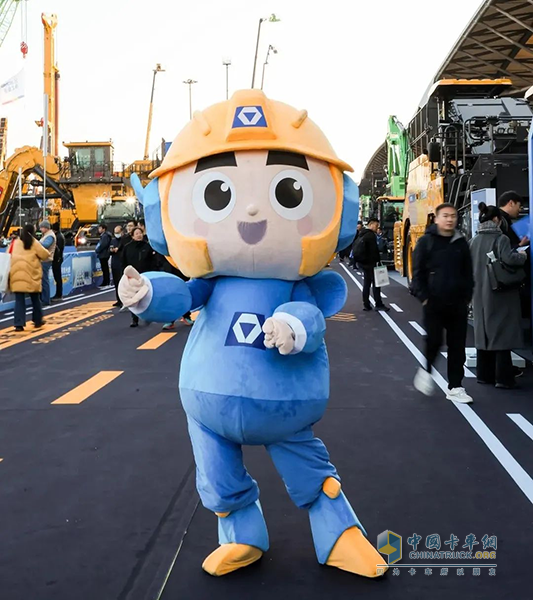 12000㎡、超180款展品—智慧徐工震撼亮相bauma CHINA 2024
