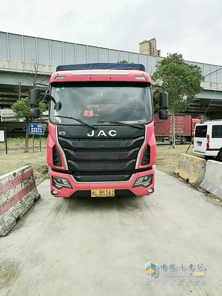 江淮重卡6米8格爾發(fā)K5高欄車，助劉師傅穩(wěn)穩(wěn)致富！