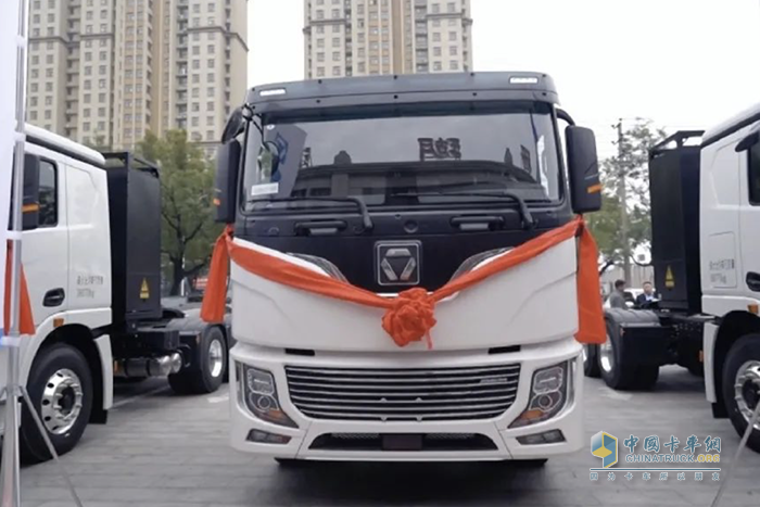 綠色先鋒！徐工新能源牽引車奔赴河南！