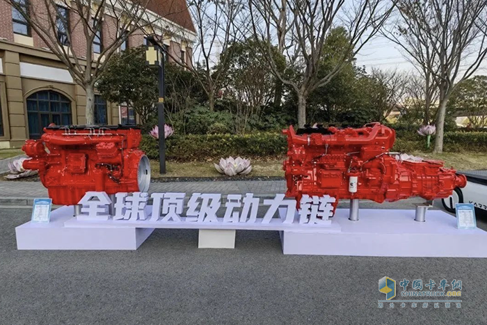 全新姿態(tài)抱團(tuán)作戰(zhàn)！聯(lián)合重卡主動(dòng)擁抱第三次商用車能源革命！