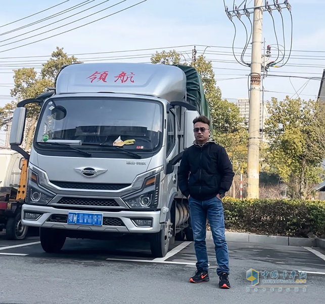 燃?xì)廛?chē)初體驗(yàn) 湖北卡友贊領(lǐng)航大G-LNG輕卡是省錢(qián)實(shí)力派