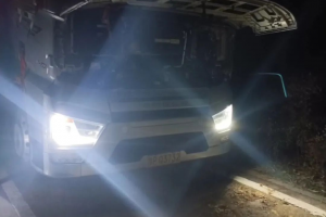 解放卡車：寒夜疾馳護綠苗，解放服務暖征途