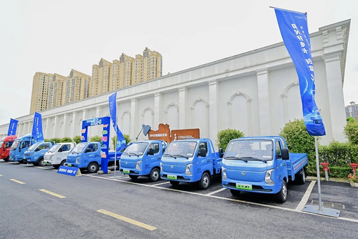 濰柴藍(lán)擎&漢德車橋X1純電小卡上市，共創(chuàng)新能源商用車高效節(jié)能新標(biāo)桿！