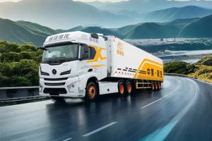 中集·陜汽主掛一體化快遞列車，智創(chuàng)高效物流新時代，省油穩(wěn)定更省心！