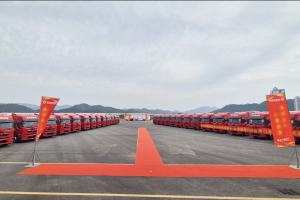 龍行天下 以客為先 寧波FGS與東風(fēng)商用車百臺港口運(yùn)輸車交付暨首批50臺發(fā)車儀式圓滿舉行