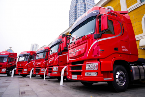 湖北衛(wèi)視聚焦東風(fēng)商用車：以客戶為中心，1-4月持續(xù)領(lǐng)跑中重卡市場