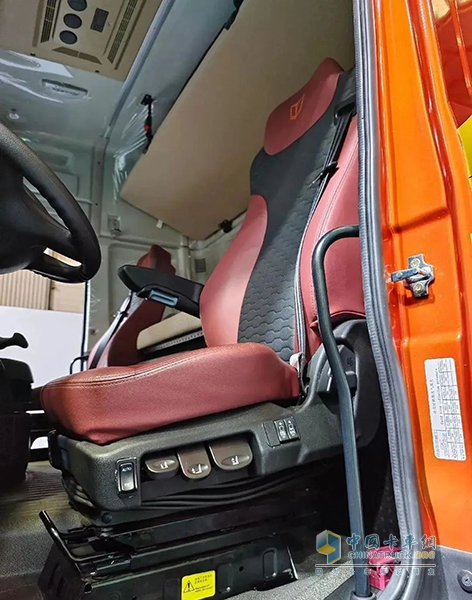39.99萬元買630馬力燃氣車 還送一臺奇瑞冰淇淋！看奇瑞商用車全新“金鳳凰”重卡