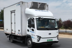 冰河凍氣，極速領(lǐng)鮮：溫向東與零米輕卡冰河冷藏車的突圍路
